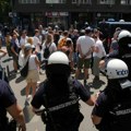 UŽIVO Protesti širom Srbije: Policija u Beogradu uklanja kontejnere, počela privođenja (VIDEO)