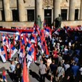 Ispred Palate Republike u Banjaluci razvijena trobojka duga 120 metara