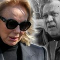 Lepa Brena se na ovaj način oprostila od Halida, nasmejana u njegovom zagrljaju: "U ime moje porodice..."