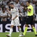 Karvahal dugo van terena nakon operacije kolena