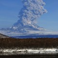 Vulkan Šiveluč na Kamčatki izbacio pepeo na visinu od 11 kilometara, pretnja avio-saobraćaju