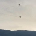 Pogledajte kako izraelski PVO tuče iznad grada da odbrani Hezbolahove rakete! Iz Libana ispaljeno oko 25 projektila ka Kirjat…
