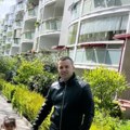 Ovaj pevač ima 45 godina i četvoro unučadi: On je najmlađi deda na estradi: "Više ih volim od svoje dece"