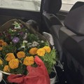 Bizarno: Čovek pokušao iz Crne Gore u Bosnu da prokrijumčari ženu sakrivenu među buketima cveća (foto)