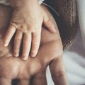 Status roditelja negovatelja – Ko ima pravo na naknadu od 65.000 dinara, penzijsko i zdravstveno osiguranje
