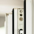 Promaja kroz prozore pred zimu? Evo kako da naštelujete stolariju, ovo podešavanje možete uraditi sami uz običan inbus ključ…