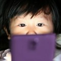 Kina razmatra limitiranje upotrebe telefona deci