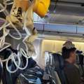 Putnici vrište, hrana i stvari lete na sve strane: Ovo su najstrašniji snimci turbulencija u avionu