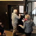 Prizor iz hodnika zgrade razbesneo Beograđanina: "ovaj običaj su doneli brđani, tako se ne ponaša u gradu" (foto)