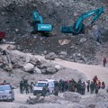 Nastavlja se potraga za žrtvama urušavanja kamenoloma u Indoneziji, poginulo 17 osoba