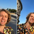 Luka proputovao planetu, Beograd ostavio za kraj: Kad je stigao ispred Skupštine, rekao šta ga oduševilo (Video)