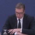 Vučić plače zbog mimohoda, i dalje brani Dodika
