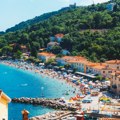 Još jedan monstrum uhapšen u Istri Evo sa čime je snimao nagu decu na plaži (foto)