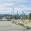 Obrušila se ograda kod bazena u Grdelici, srećom niko nije povređen