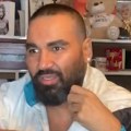 Oblačio se kao žena, priznao da voli muškarce, decu mu rodila najbolja prijateljica: Interesantna životna priča pevača kojem…