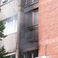 (Foto) buknuo požar u zgradi iznad vrtića: Drama u Lazarevcu: Hitno evakuisani stanari i deca