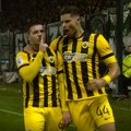 (VIDEO) Majstor Luka Jović utišao stadion PAO… dva puta!
