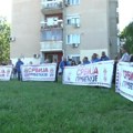 Aktivisti SNS razgovarali sa građanima u MZ „21. oktobar”