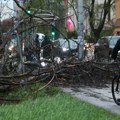 Јак ветар обарао стабла на истоку Словеније: Најављене нове олује на североистоку