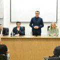 (Foto) Petković interno raseljenim licima: Pobeda Srpske liste je garant očuvanja srpskih nacionalnih interesa na KiM