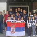 Podrška reprezentaciji Srbije: Ambasador Vekić posetio naše šahiste na EP u Pardubicama