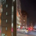 Gori garaža na Obilićevom vencu, ljudi panično pokušavaju da izvezu automobile! Zapalio se auto na 4. etaži, a onda je sve…