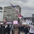 U toku su pripreme za skup SNS-a u Nišu, na trgu bina i tribine, okolne ulice zatvorene za saobraćaj, policija raspoređena po…