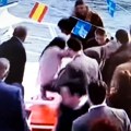 Краљица Летиција пала на палубу рибарског брода: Доживела пех пред камерама, снимак постао виралан