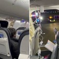 Avio-kompanija hitno prizemljila sve avione boing 737 Maks 9! Otpao deo letelice u vazduhu, nastala drama na nebu