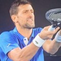 Novak izgubio živce, okrenuo se ka publici, pa žestoko opsovao! Navijač izbacio Srbina iz takta! Odavno nije bio ovako…