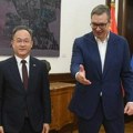 Ponosni na čelično prijateljstvo s Kinom Aleksandar Vučić s ambasadorom Li Mingom
