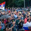 U Budvi osvanula trobojka, u Podgorici novi skup protiv podrške rezoluciji o Srebrenici