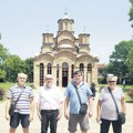 Srbi iz Mađarske posetili znamenitosti na Kosovu i Metohiji