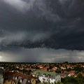 Narandžasti meteo-alarm u Srbiji: Pljuskovi, grmljavina, jak vetar i grad