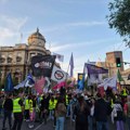 Frans pres: Hiljade demonstranata u Beogradu za prevremene izbore