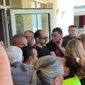 VIDEO: Izabran predsednik Matice slovačke, građani koji su protiv SNS-a slave pobedu