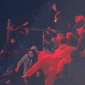 Zbog divljanja prekinuta utakmica, uhapšeno 300 navijača