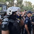 MUP: Uhapšena jedna osoba zbog napada na policajca na protestu ispred Filozofskog u Novom Sadu