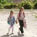 Posle 10 godina ponovo radi seoska škola na obroncima planine Jadovnik: Sestre Una i Iva novi i jedini đaci