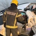 Sudar autobusa i automobila na Smederevskom putu: Poginuo vozač auta, 7 putnika i vozač autobusa povređeni