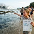 Mama, moramo da bežimo! Devojčica (10) se setila lekcije iz geografije i spasila sve sa plaže od cunamija