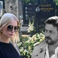 Udovica Sanja, porodica i prijatelji na pomenu ubijenom advokatu Miši Ognjanoviću: Misica sletela u Beograd i obišla grob na…