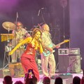 Senidu gađali na nastupu u Hrvatskoj: Pevačica prekinula koncert i hitno tražila obezbeđenje (video)
