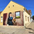 Srpska Crnja dobila novi mural posvećen književnici Dragi Gavrilović