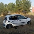 FOTO: Olupine na parkinzima i zelenim površinama – napušteni automobili preplavili Zrenjanin