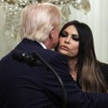 Трампова несуђена снајка поднела оставку: Крај дипломатске мисије амбасадорке САД у Грчкој после бројних скандала, најавила…