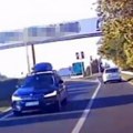 "Ne daj Bože da naleti na: Nekoga!" Novi snimak vožnje u kontra smeru kod aerodroma "Nikola Tesla": Za dlaku izbegnuta…