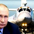 Putin seo u Supersonični bombarder Tu-160M: Leteo 30 minuta, pa se oglasio (video)
