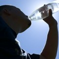 Lekar otkriva zašto nikada ne pije vodu iz plastične flašice