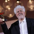 Pedro Almodovar odneo nagradu Zlatnog lava na 81. filmskom festivalu u Veneciji: Za najbolju glumicu proglašena je Nikol…